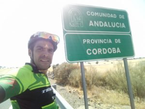 A tan solo una etapa de finalizar el reto solidario, a Antonio Estévez le quedan menos de 70 kilómetros para llegar a Nueva Carteya.