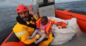 El Open Arms alcanza la costa italiana tras 20 días de agonía