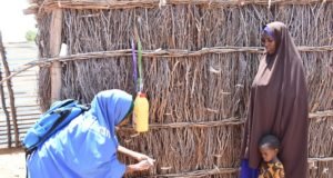 El confinamiento amenaza a las niñas en riesgo de ser sometidas a la mutilación genital femenina Confinamiento mutilación genital femenina