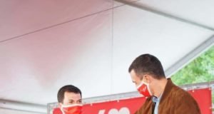 Pedro Sánchez: «En Galicia lleva 10 años gobernando el PP, sin embargo, en campaña sus siglas hay que buscarlas con lupa» pedro sánchez campaña galicia