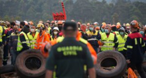 Los trabajadores de Alcoa continúan con cortes y barricadas trabajadores alcoa