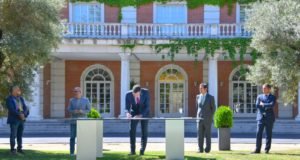 El Gobierno firma con patronal y sindicatos un Acuerdo por el empleo y la reactivación de la economía Acuerdo Gobierno