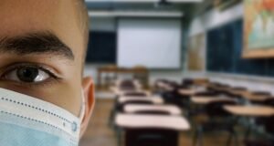 La atípica vuelta a clase en las universidades madrileñas: aulas al 50% y test masivos vuelta las aulas estudiantes universitarios universidades madrileñas