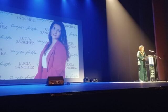 Presentación Siempre Fuertes maría sánchez