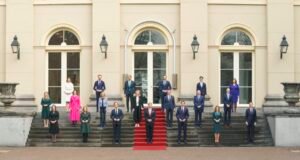 La cuarta vida de Mark Rutte Gabinete Mark Rutte IV tras su toma de posesión ante el rey Guillermo Alejandro en La Haya // Cuenta de Twitter oficial del Ministerio de Asuntos Económicos y Clima países bajos