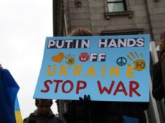 Sí, Putin hace subir la inflación Cartel contra Putin hace subir la inflación