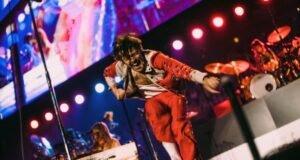 Madrid entra en casa de Harry Styles: color, plumas y un espacio seguro para todos Harry Styles crónica concierto en Madrid