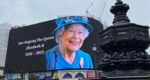 Los días después: así vive Londres la muerte de su reina Isabel II Isabel II muerte balmoral londres reina inglaterra placio de buckingham