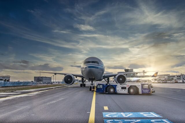 Diferencias entre transporte aéreo y marítimo