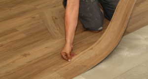 Solución práctica y moderna para espacios clásicos con suelos de PVC suelos de PVC