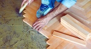 Todo lo que se debe saber sobre parquet y sus alternativas Opciones de suelos: parquet, flotante, laminado y tarimas para interiores y exteriores.