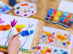 Cómo el arte potencia el desarrollo integral de los niños arte para niños desarrollo temprano Niños participando en un taller de pintura, expresando creatividad a través del arte.