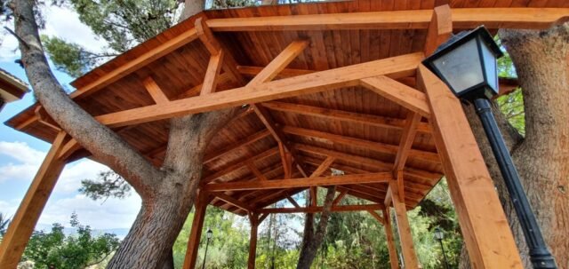 Madera utilizada en la construcción de puertas y ventanas