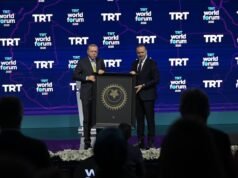El Foro Mundial de TRT cierra su novena edición con más de 1500 asistentes Participantes del TRT World Forum 2025 en Estambul durante una sesión plenaria sobre los desafíos del nuevo orden global.